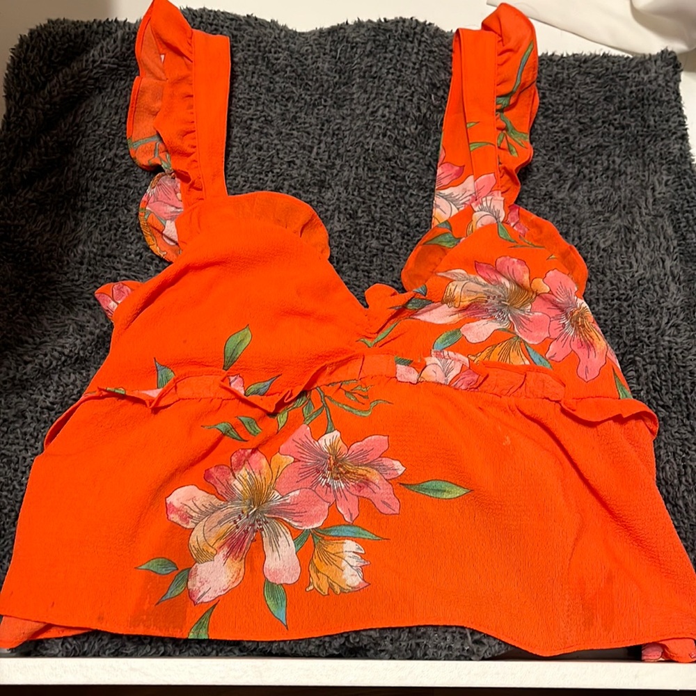 TIMING - polyester v-neck blouse, frill details and stretch back. Size L.